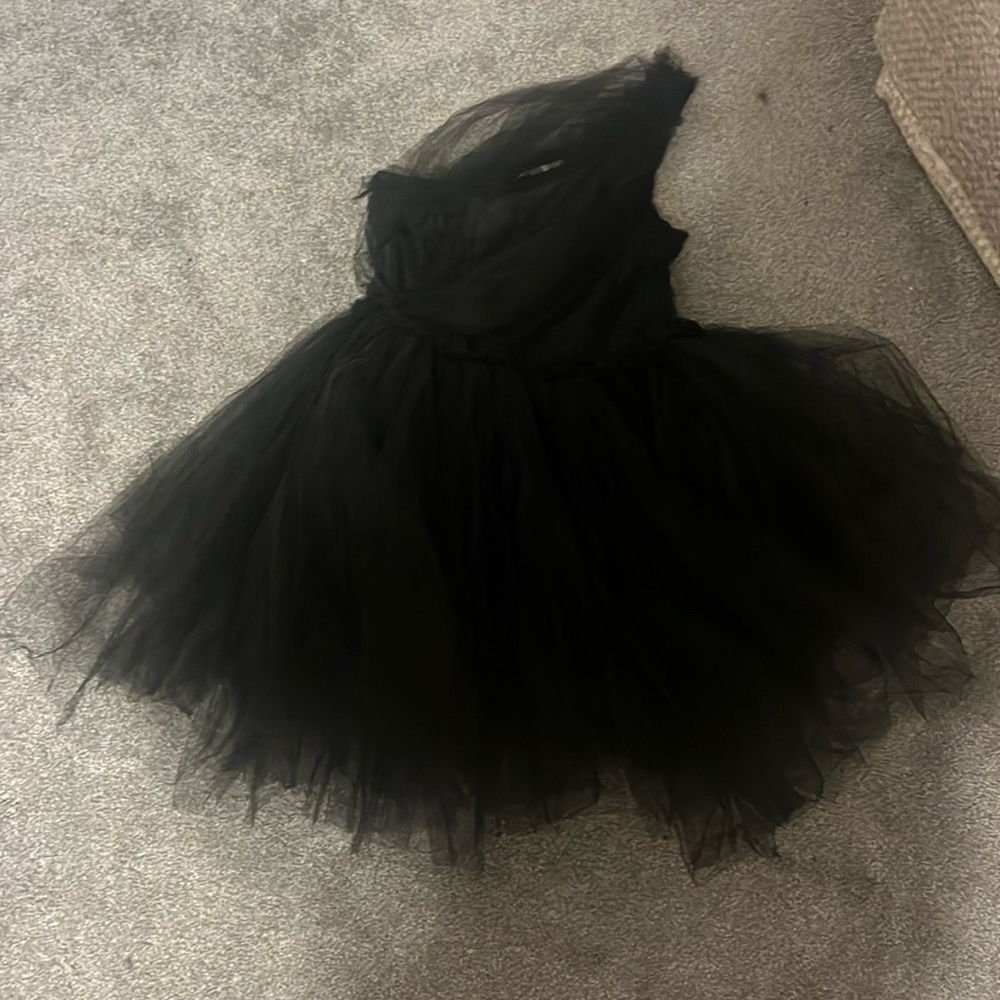 BLACK ONE SHOULDER DRESS